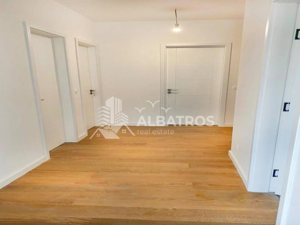 Dvosoban stan 74 m² – Bar — fotografija 4