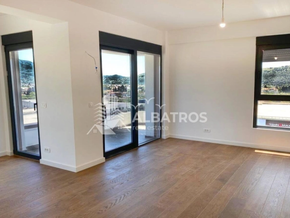 Dvosoban stan 74 m² – Bar — fotografija 5