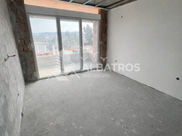 Dvosoban stan 77 m² – Bar — fotografija 2
