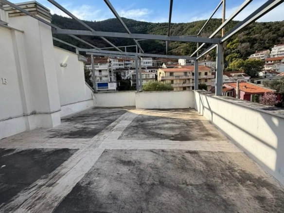 Četvorosoban stan 450 m² – Babin Do, Budva — fotografija 3
