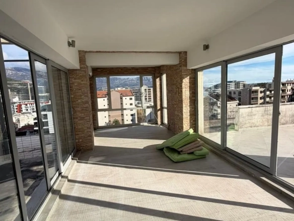 Četvorosoban stan 450 m² – Babin Do, Budva — fotografija 5