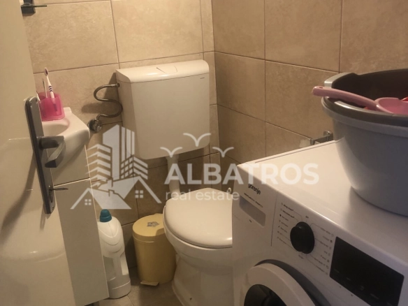 Dvosoban stan 84 m² – Bar — fotografija 8