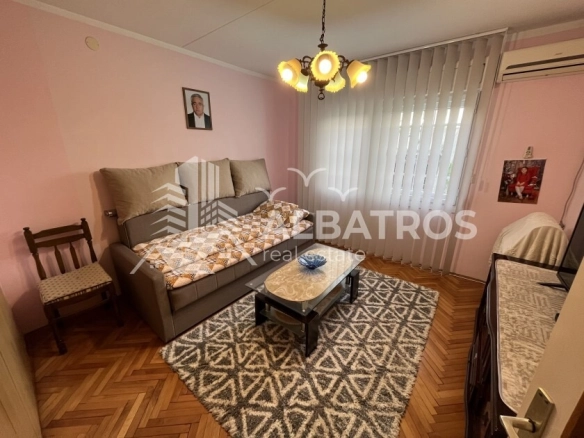 Trosoban stan 105 m² – Bar — fotografija 5