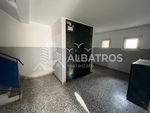 Trosoban stan 105 m² – Bar — fotografija 9