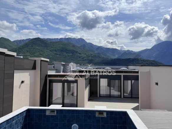 Trosoban stan 442 m² – Bar — fotografija 17