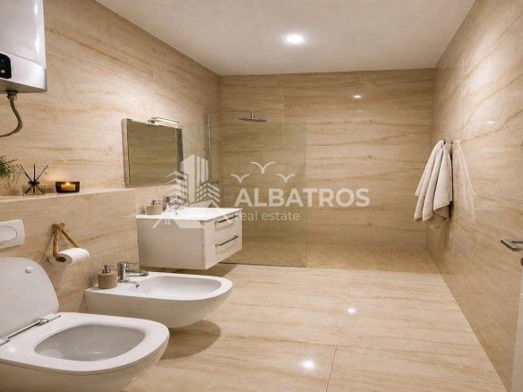 Dvosoban stan 105 m² – Bar — fotografija 11