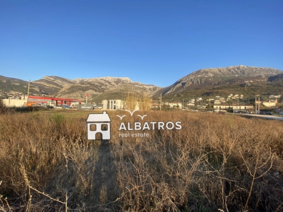 Plac od 1400 m² u Čelugi