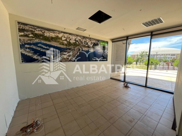 Izdavanje: Poslovni prostor 181 m² – Bar — fotografija 3