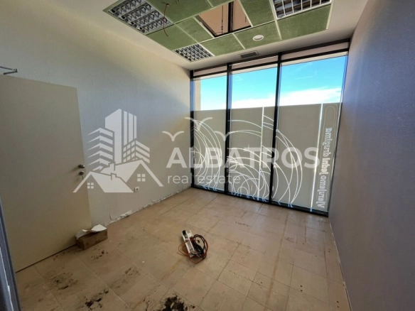Izdavanje: Poslovni prostor 181 m² – Bar — fotografija 4