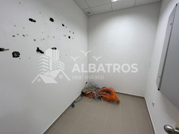 Izdavanje: Poslovni prostor 181 m² – Bar — fotografija 5