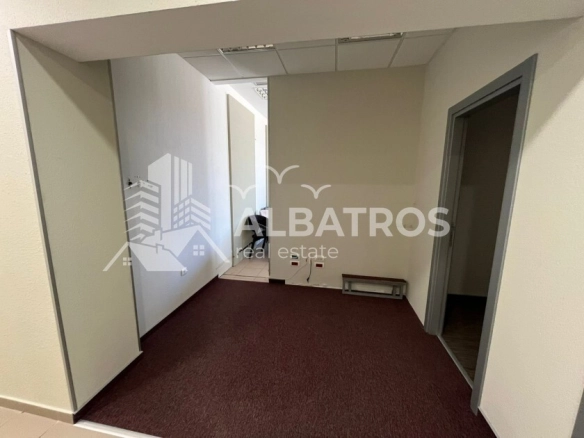 Izdavanje: Poslovni prostor 181 m² – Bar — fotografija 9