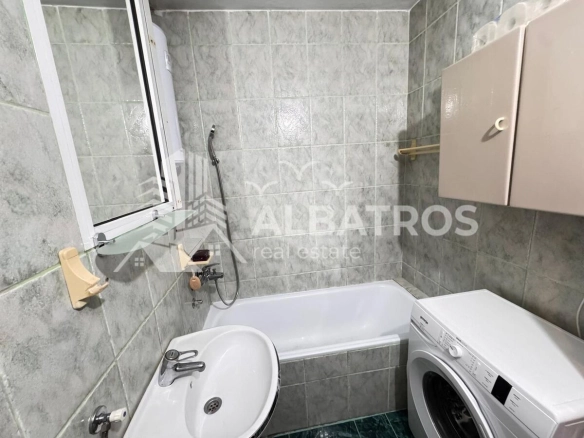 Dvosoban stan 77 m² – Bar — fotografija 16