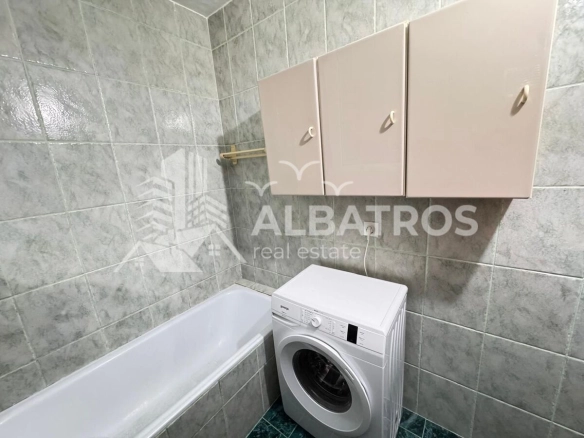 Dvosoban stan 77 m² – Bar — fotografija 17
