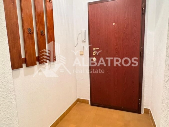 Dvosoban stan 77 m² – Bar — fotografija 18
