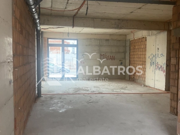 Izdavanje: Poslovni prostor 95 m² – Šušanj, Bar — fotografija 2