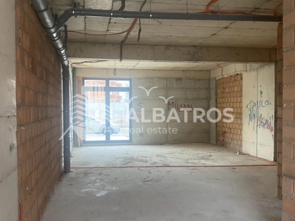 Izdavanje: Poslovni prostor 95 m² – Šušanj, Bar — fotografija 4