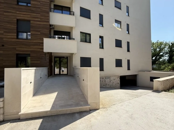 Izdavanje: Jednosoban stan 38 m² – Bečići, Budva — fotografija 11