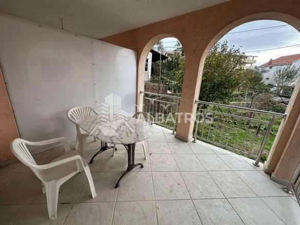 Izdavanje: Jednosoban stan 452 m² – Rena, Bar — fotografija 2