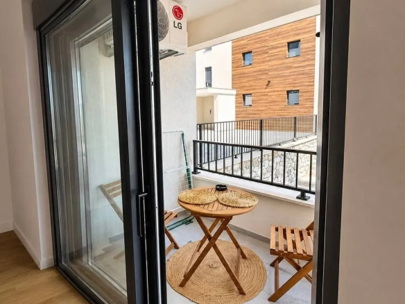Izdavanje: Jednosoban stan 43 m² – Bečići, Budva — fotografija 4