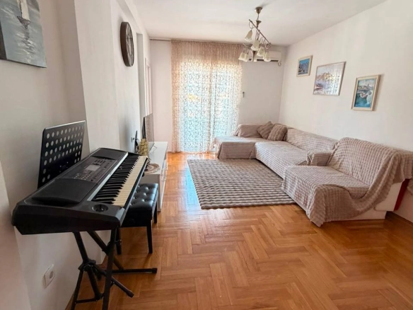Izdavanje: Dvosoban stan 70 m² – Babilonija, Budva — fotografija 3