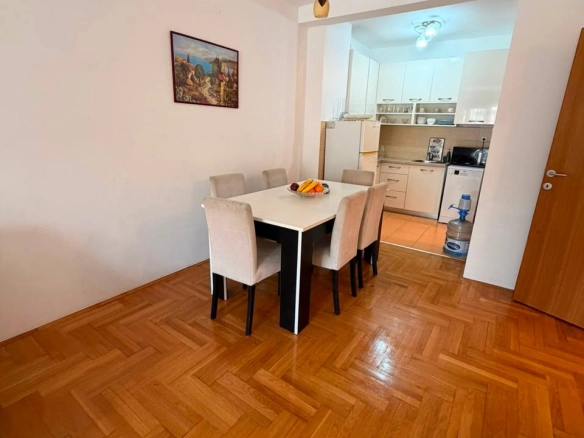 Izdavanje: Dvosoban stan 70 m² – Babilonija, Budva — fotografija 4