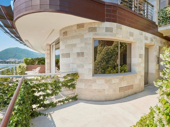 Dvosoban stan 125 m² – Bečići, Budva — fotografija 2