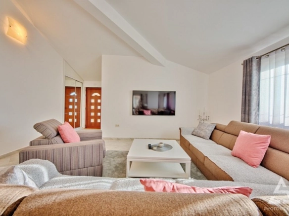 Kuća 180 m² – Zupci, Bar — fotografija 3