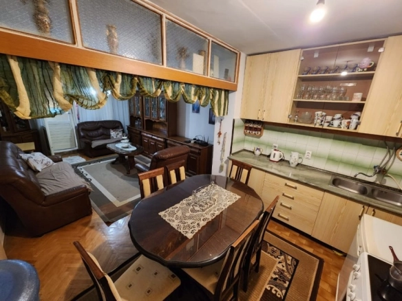 Dvosoban stan 76 m² – Bar — fotografija 5