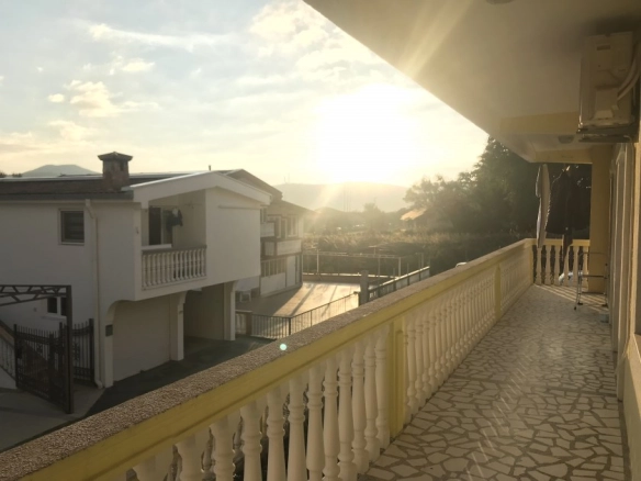 Trosoban stan na drugom spratu kuće, Čeluga, Bar — fotografija 2