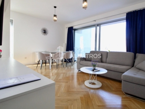 Izdavanje: Dvosoban stan 78 m² – Dobrota, Kotor — fotografija 2