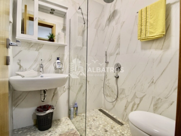 Izdavanje: Dvosoban stan 78 m² – Dobrota, Kotor — fotografija 6