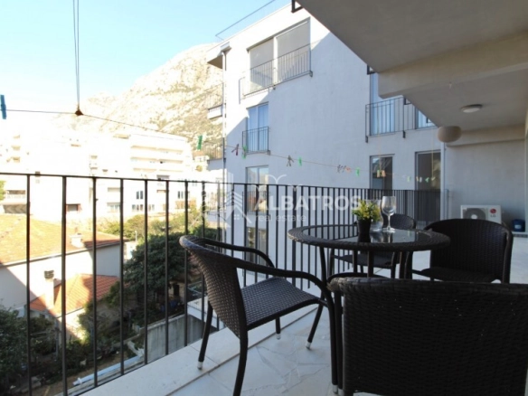 Izdavanje: Dvosoban stan 78 m² – Dobrota, Kotor — fotografija 9