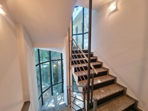 Poslovni prostor 500 m² – Podgorica — fotografija 7