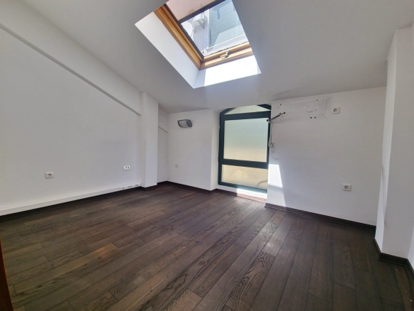 Poslovni prostor 500 m² – Podgorica — fotografija 10