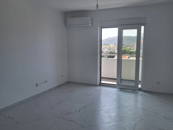 Trosoban stan 110 m² – Bar — fotografija 9