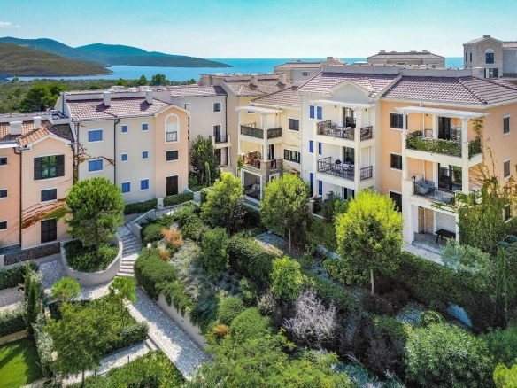 Trosoban stan 134 m² – Tivat — fotografija 2