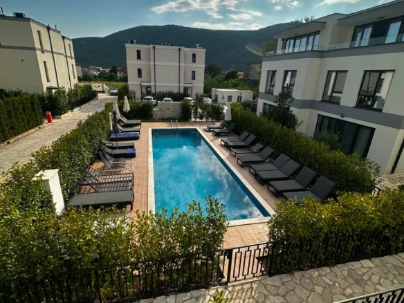Izdavanje: Kuća 165 m² – Lastva Grbaljska, Kotor — fotografija 3