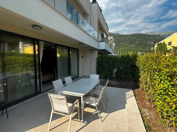 Izdavanje: Kuća 165 m² – Lastva Grbaljska, Kotor — fotografija 6