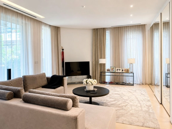Izdavanje: Dvosoban stan 156 m² – Budva — fotografija 2