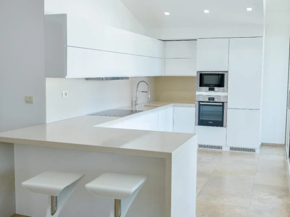 Trosoban stan 218 m² – Budva — fotografija 12