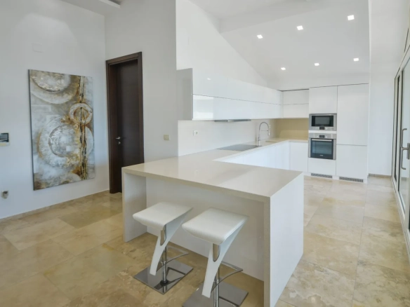 Trosoban stan 218 m² – Budva — fotografija 16