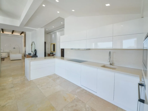 Trosoban stan 218 m² – Budva — fotografija 18