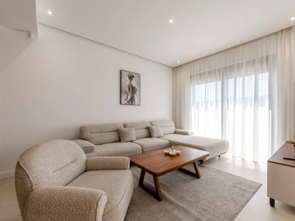 Izdavanje: Kuća 200 m² – Reževići, Budva — fotografija 4
