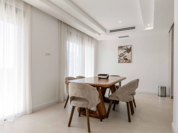 Izdavanje: Kuća 200 m² – Reževići, Budva — fotografija 21