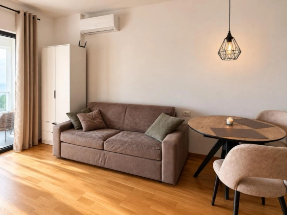 Izdavanje: Garsonjera 29 m² – Bečići, Budva — fotografija 2