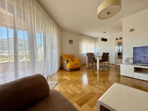 Dvosoban stan 88 m² – Bar — fotografija 7