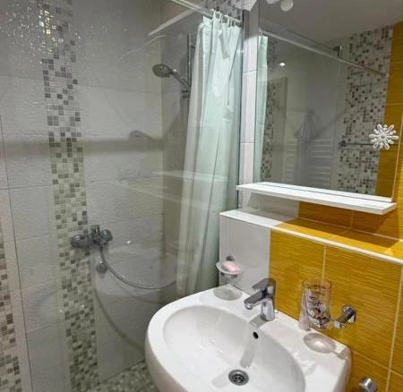 Dvosoban stan 88 m² – Bar — fotografija 10