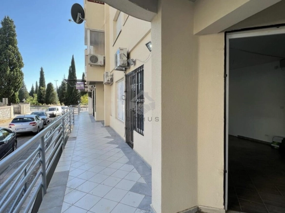 Poslovni prostor 33 m² u Centru, Podgorica — fotografija 7