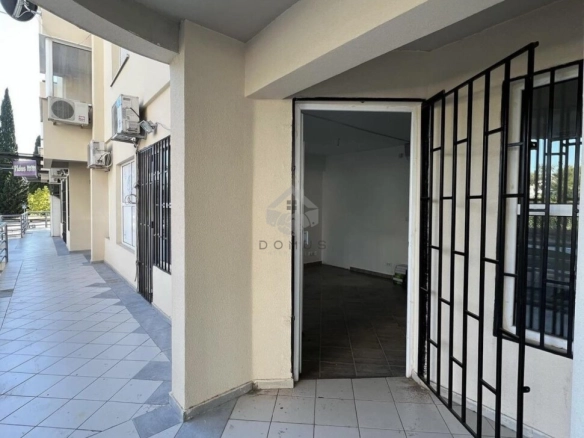 Poslovni prostor 33 m² u Centru, Podgorica — fotografija 8