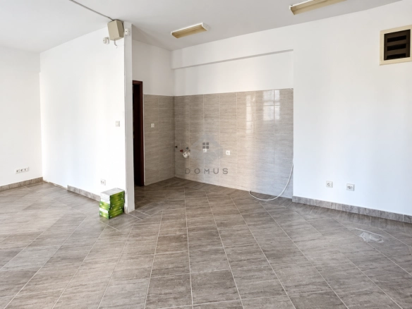 Poslovni prostor 33 m² u Centru, Podgorica — fotografija 10